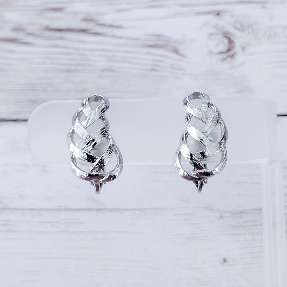 Vintage Avon Clip On Earrings Stylish Silver Tone Classy